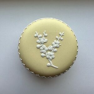 Vintage Wedgwood Circular Trinket Box White Floral Jasperware Rare